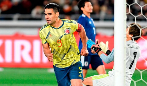 Falcao celebrando el gol para la victoria ante Japón