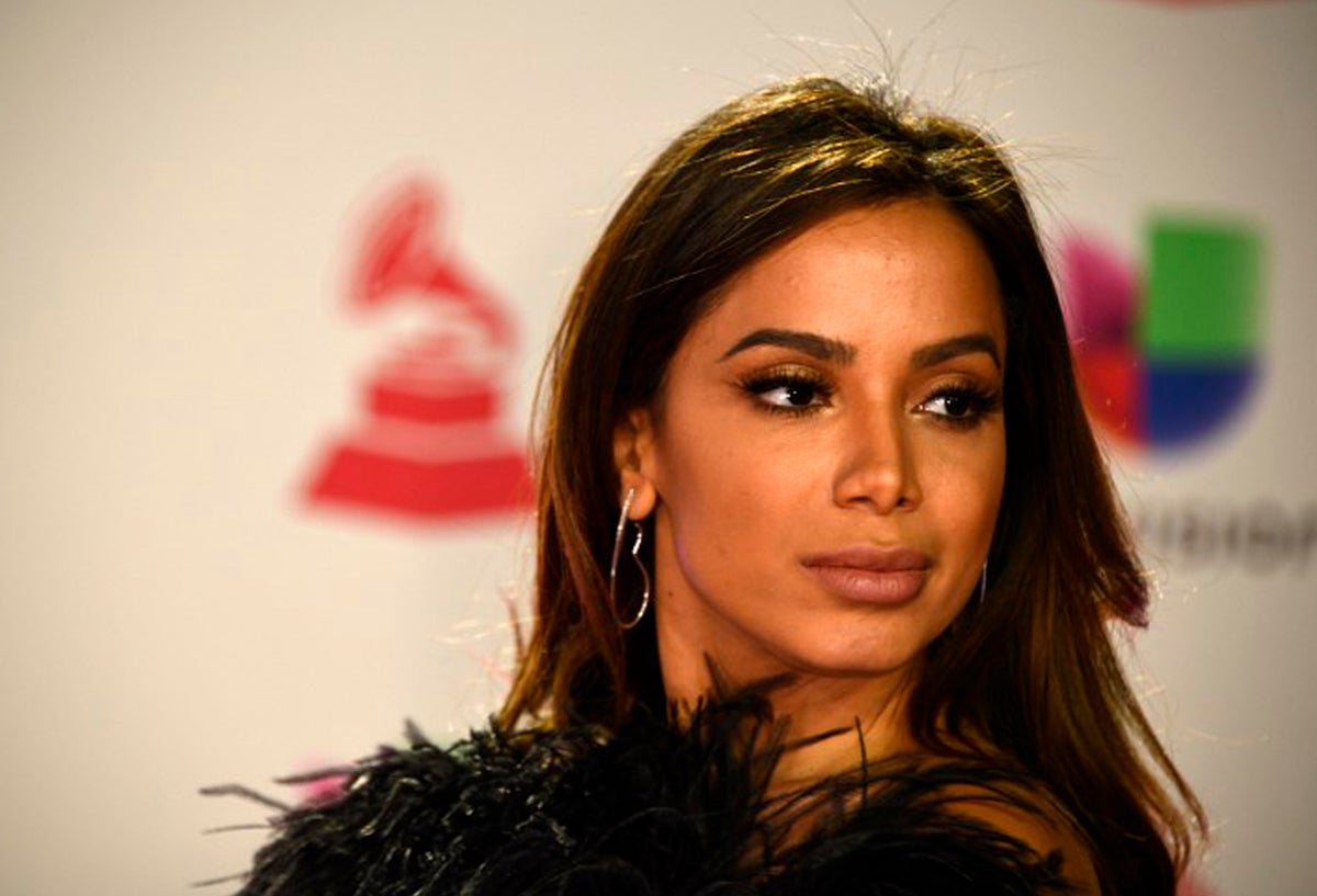 La cantante mostró en redes sociales el sensual movimiento que genera el nuevo tema del colombiano en colaboración con Sean Paul.