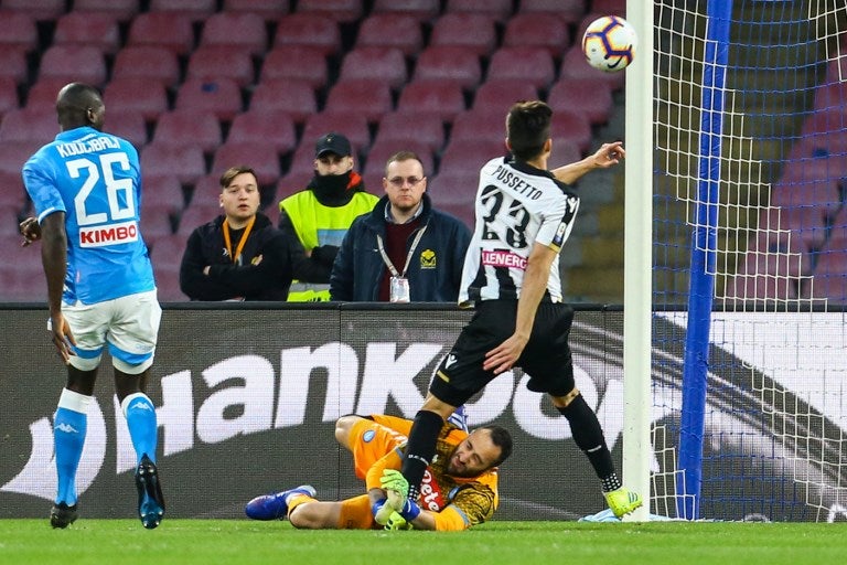 Choque de David Ospina en Nápoli vs Udinese