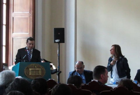 Sesión de Comisión de Paz termina de nuevo en gresca.