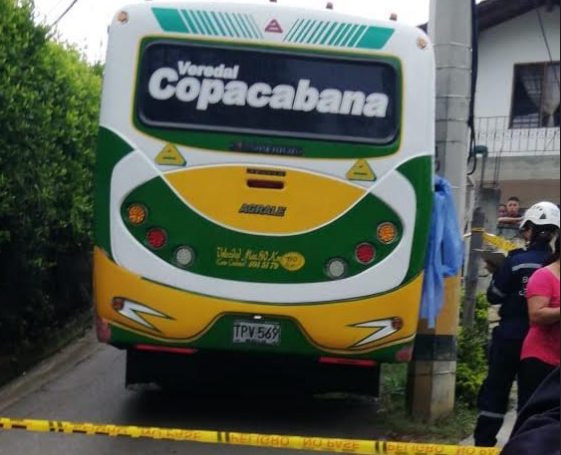 El menor iba en este bus de Copacabana, Antioquia.