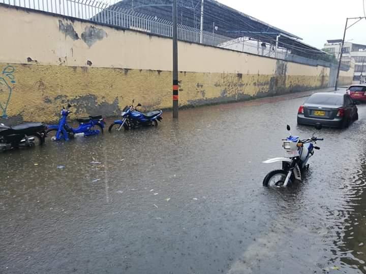Socorristas mantienen monitoreo de afluentes