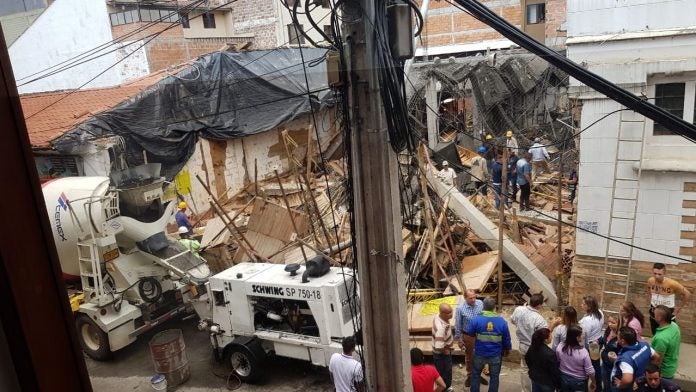 Se desplomó la construcción de un pasaje comercial cerca a la Alcaldía de La Ceja, Antioquia
