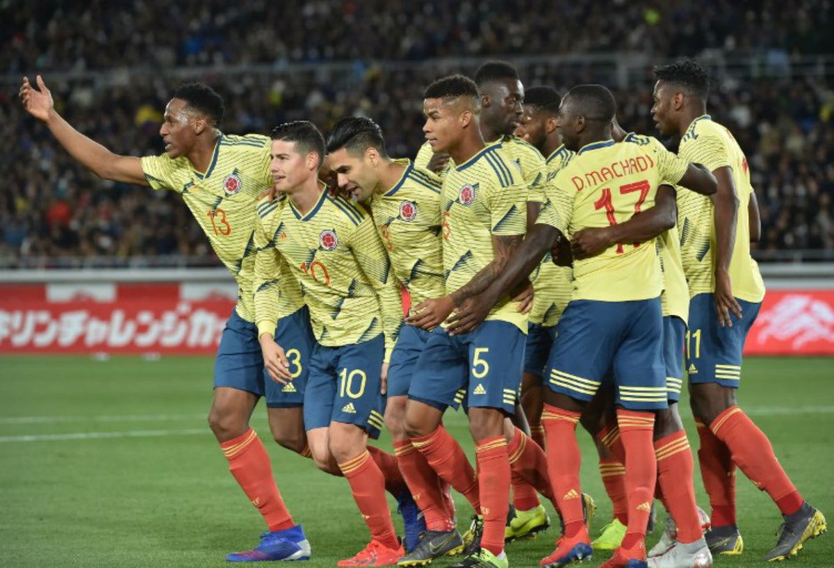 Colombia celebra gol ante Japón