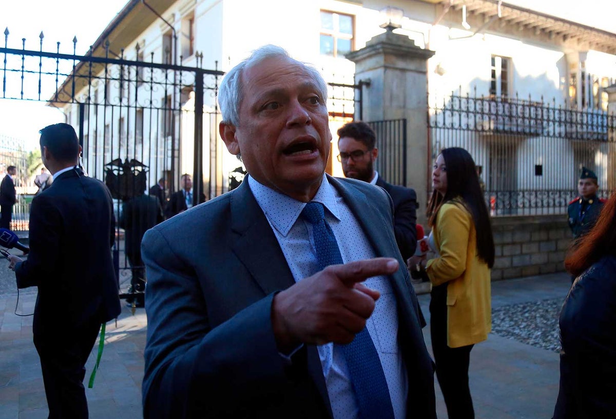 Hernan Andrade abandona su cargo a la presidencia del partido Conservador