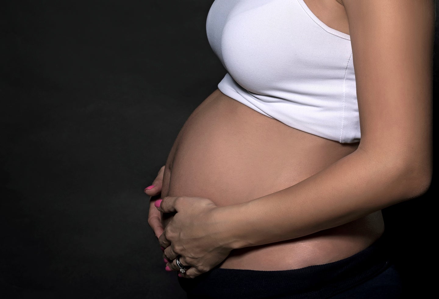 Mujer en estado de embarazo