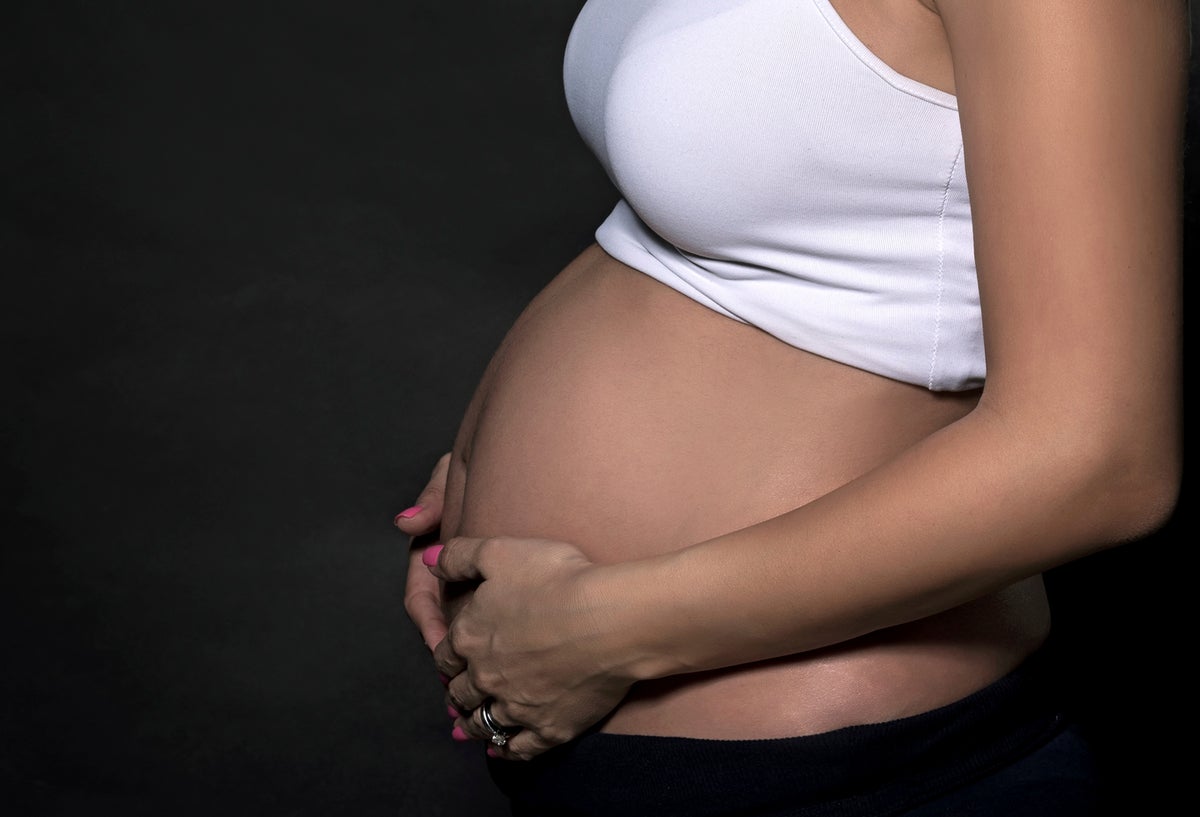 Mujer en estado de embarazo