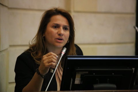 La senadora Paola Holguín