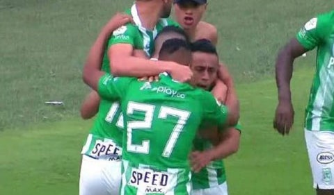 Hincha en el Atanasio