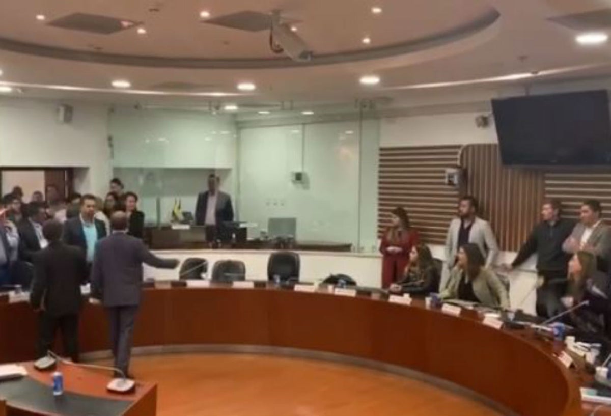 Pelea entre Paloma Valencia y Pablo Catatumbo en Comisión de Paz.