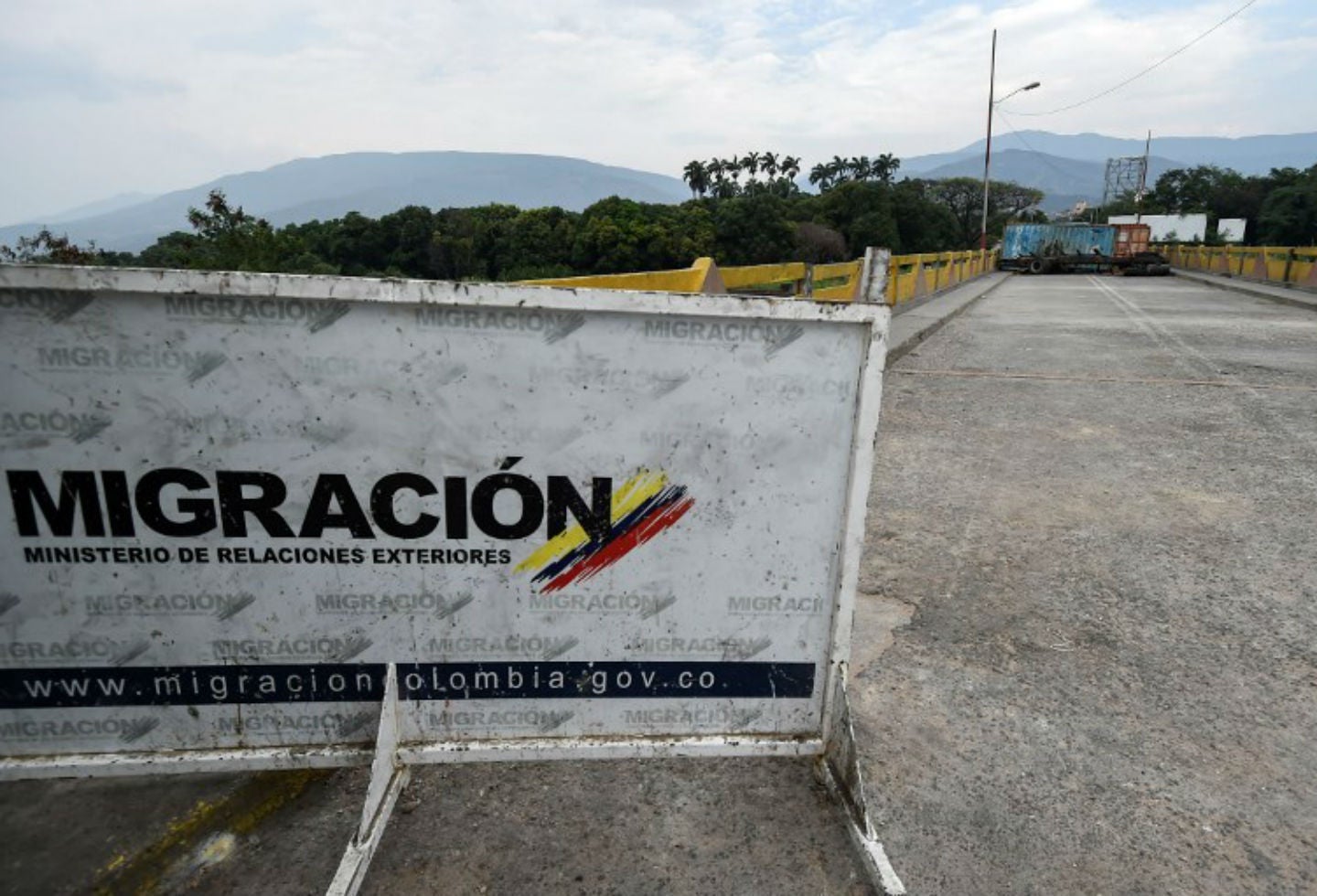 Nicolás Maduro ordenó la instalación de containers en la frontera con Colombia