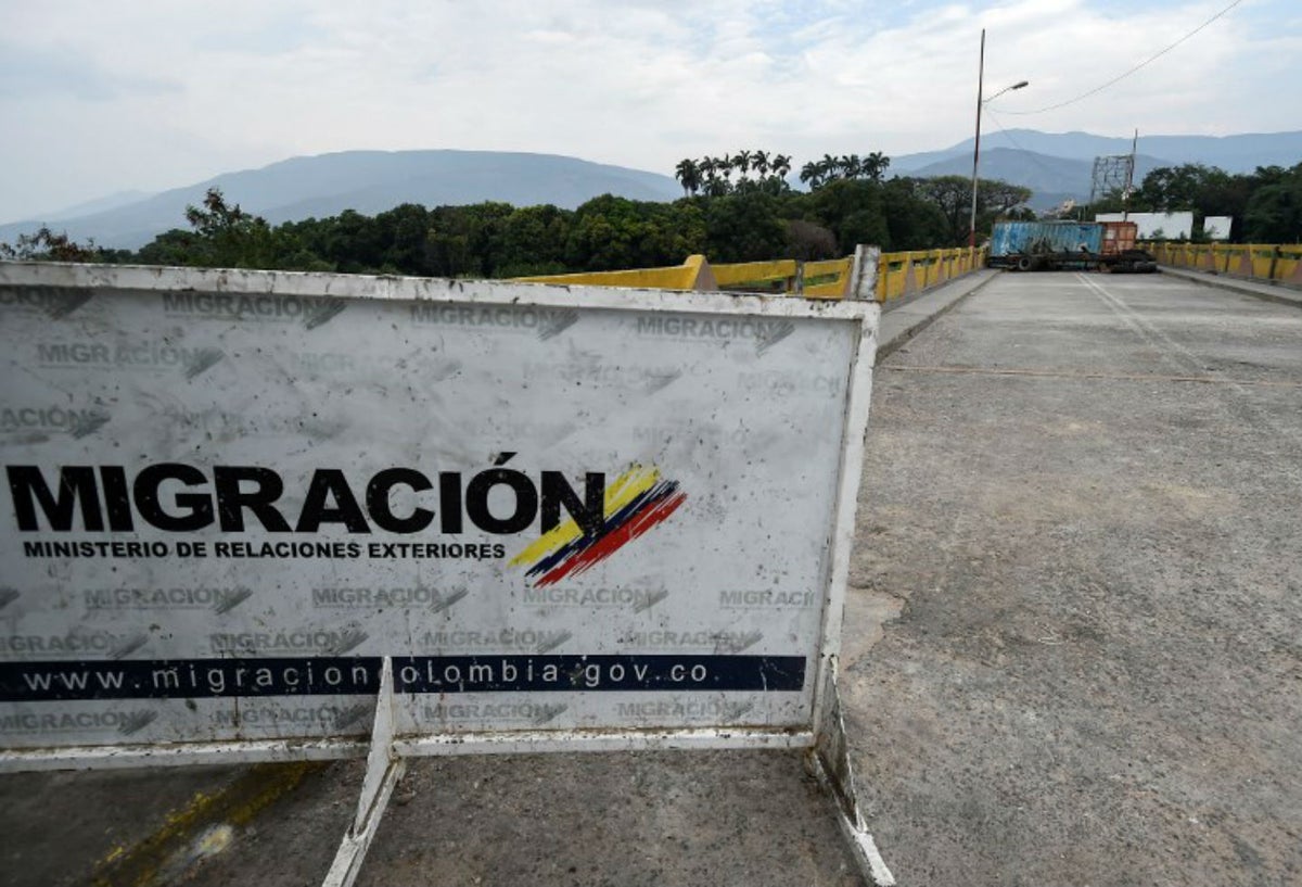 Nicolás Maduro ordenó la instalación de containers en la frontera con Colombia
