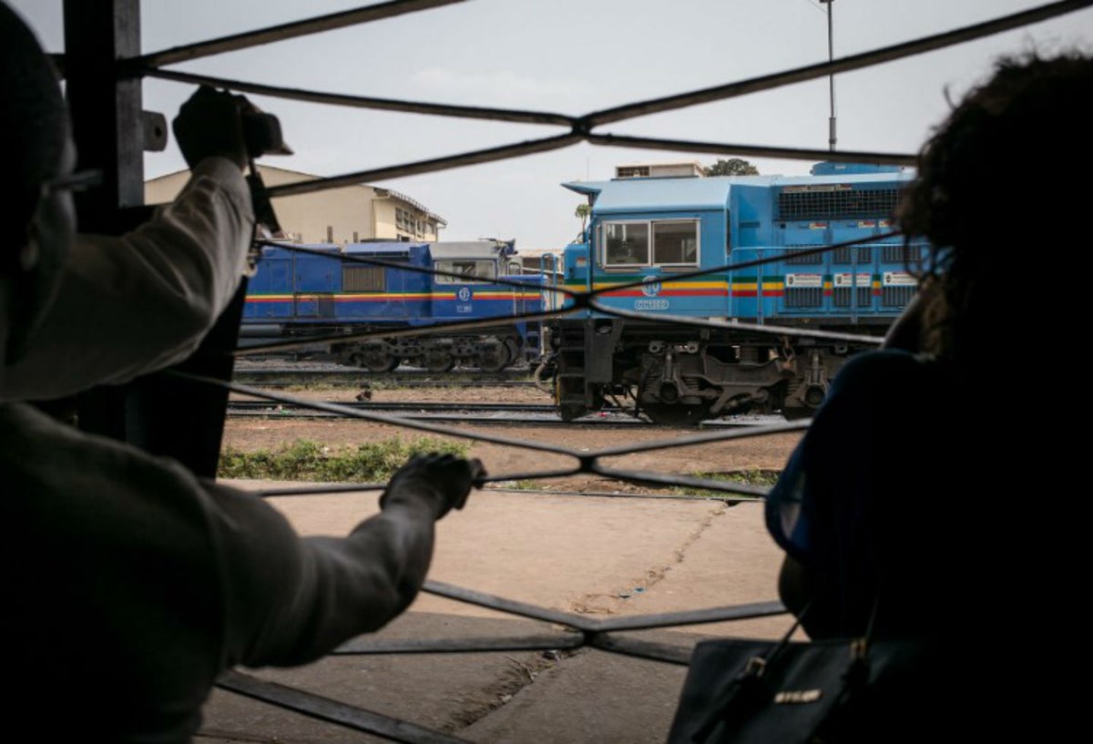 Tren de carga se descarriló en el Congo