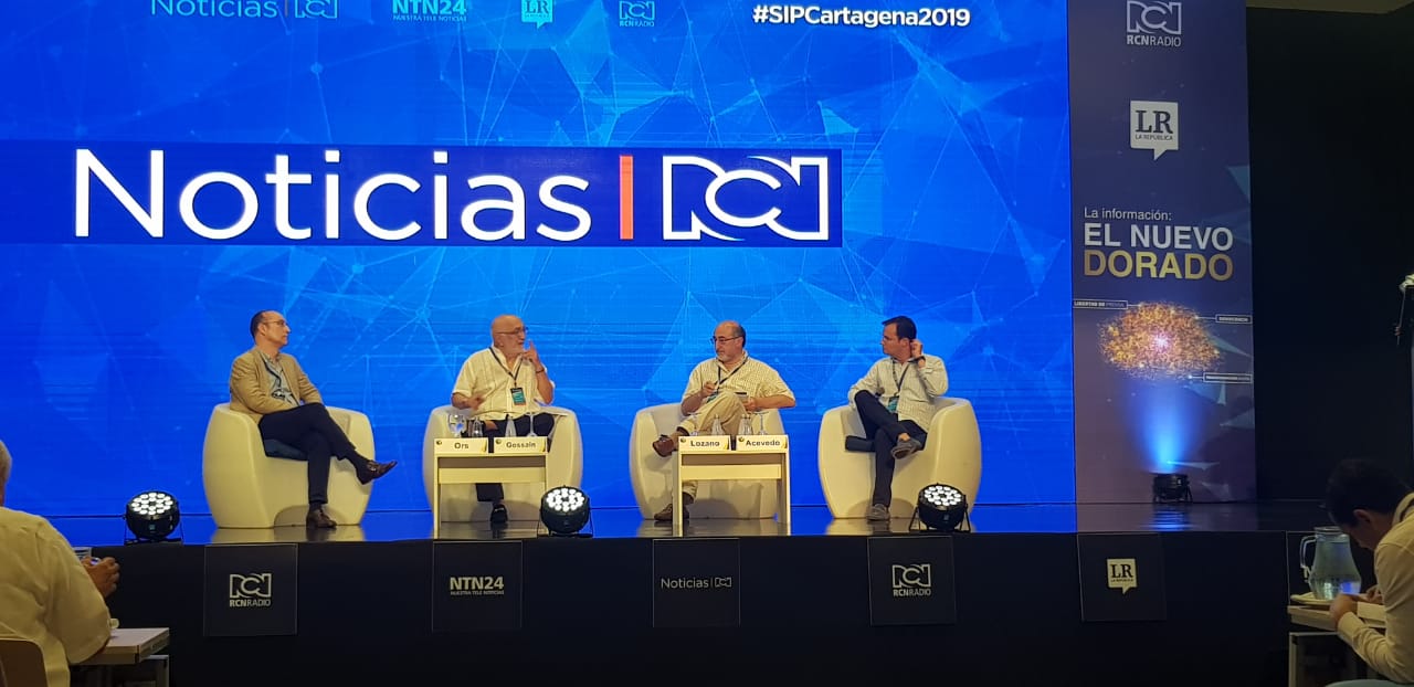 Durante el cierre de la reunión de mitad de año de la Sociedad Interamericana de Prensa, se instó a los periodistas a luchar contra las Fake News.