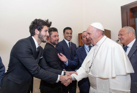Sebastián Yatra y el Papa Francisco
