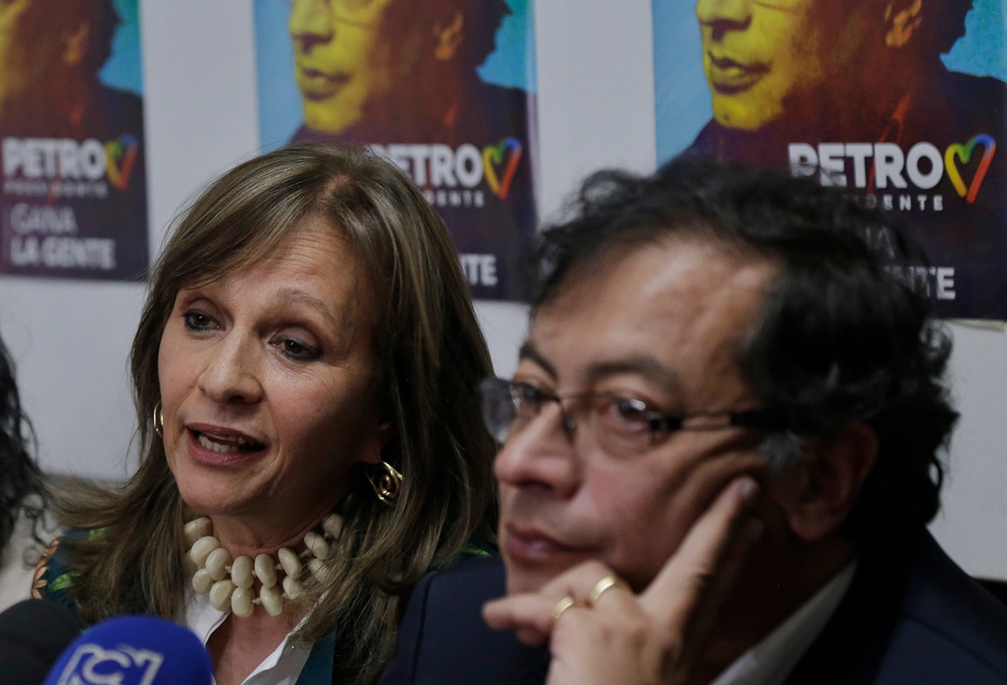 Ángela Robledo y Gustavo Petro, excandidatos a la Vicepresidencia y Presidencia de la República, respectivamente