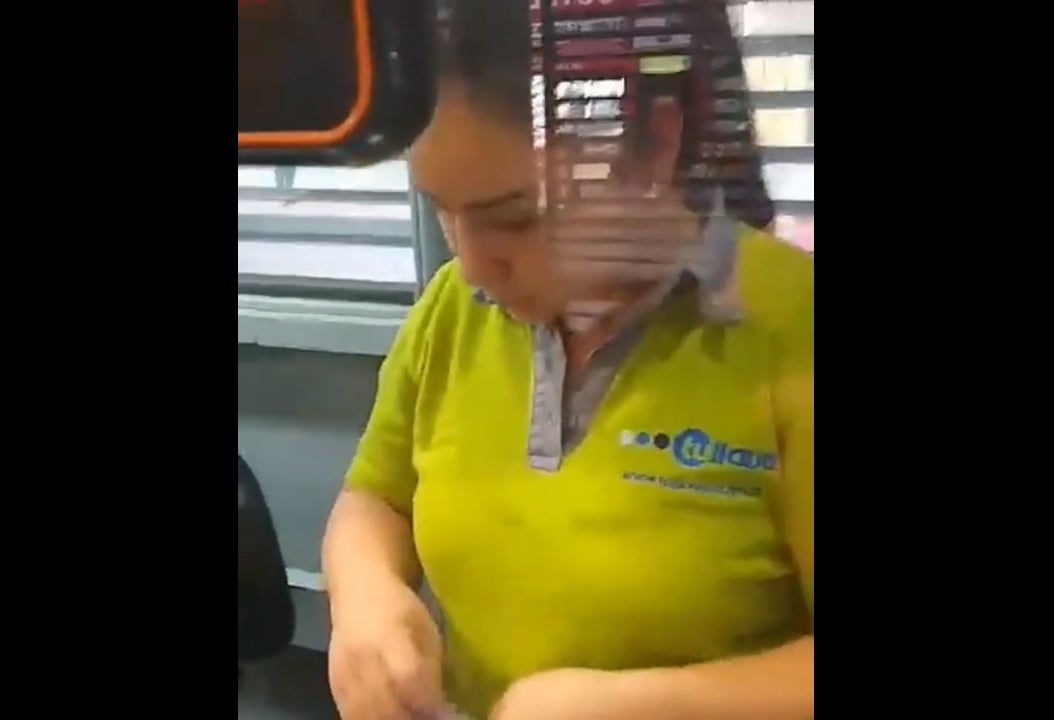 Cajera de Transmilenio