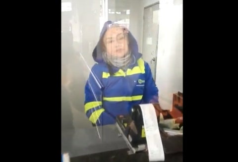 Cajera de Transmilenio