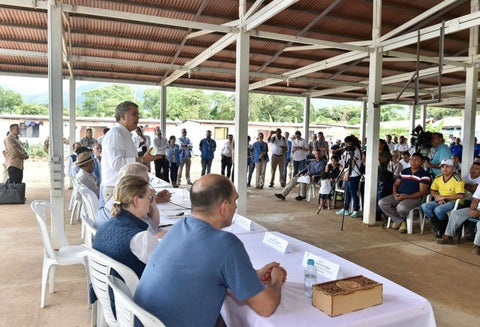 Iván Duque reunido con exguerrilleros de las Farc