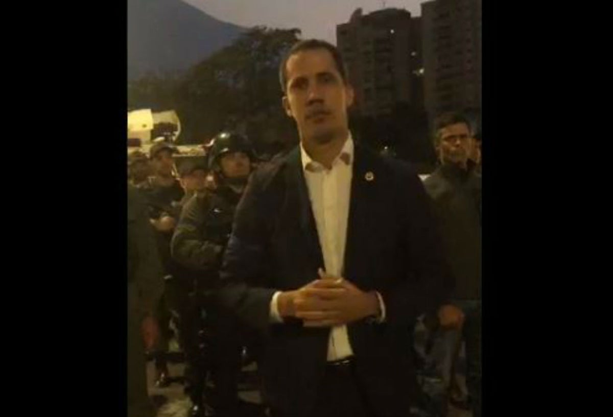 Juan Guaidó junto a Leopoldo López llaman al pueblo a alzarse contra Maduro