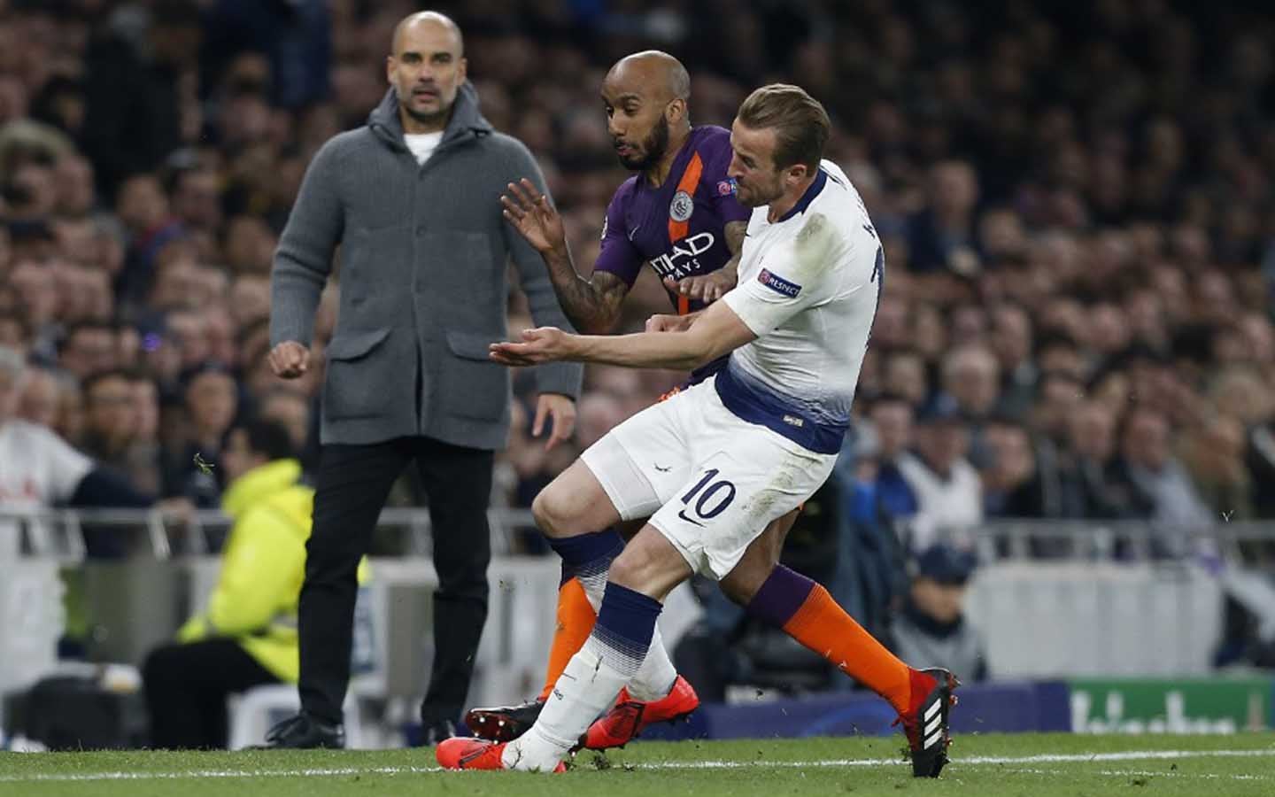 Kane en el momento justo de su lesión