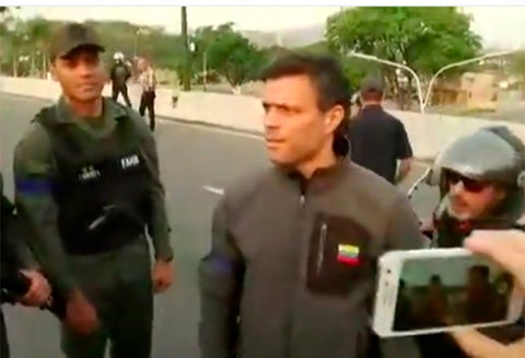 Leopoldo López, dirigente opositor venezolano, en inmediaciones de la base militar la Carlota, en Caracas (Venezuela)