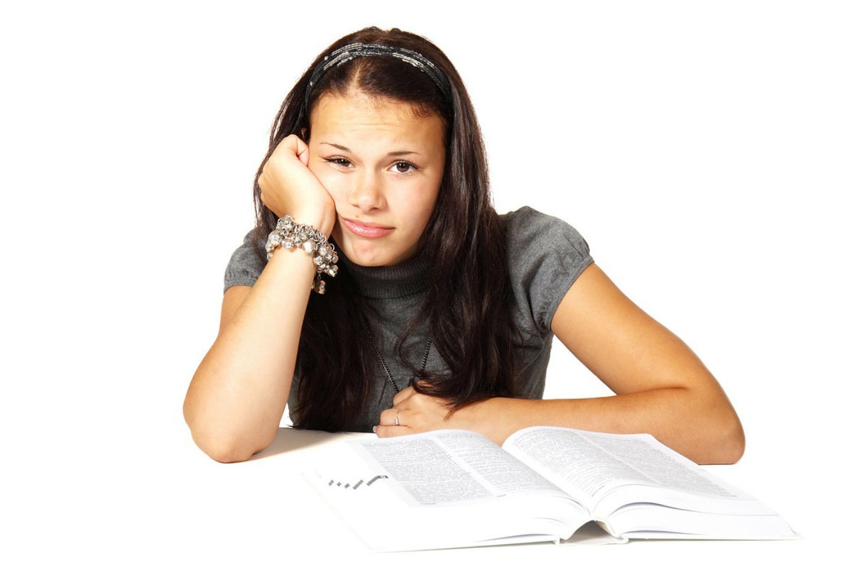 Por qué se queda la mente en blanco en un examen