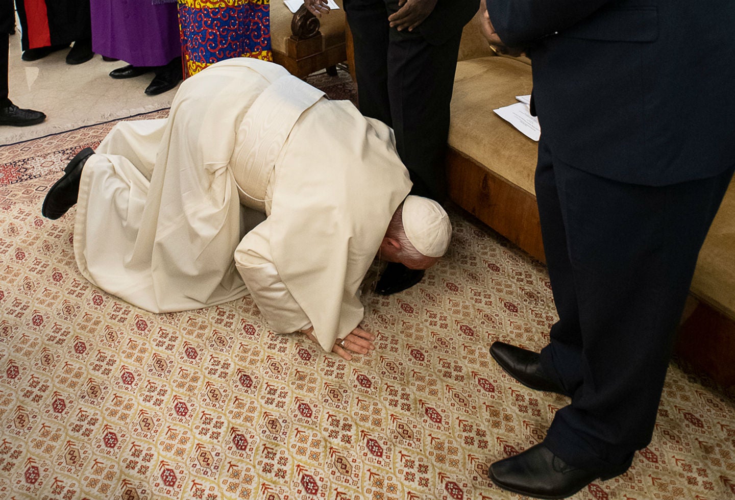 El papa Francisco en el Vaticano con el presidente Salva Kiir y el jefe rebelde Riek Machar, exenemigos llamados a gobernar juntos en Sudán del Sur