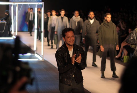 El diseñador lleva una trayectoria de más de 27 años en la industria.