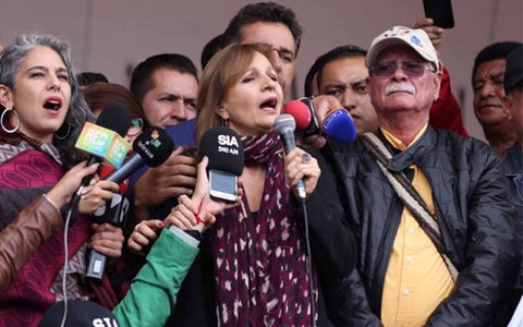 Ángela María Robledo en la Plaza de Bolívar