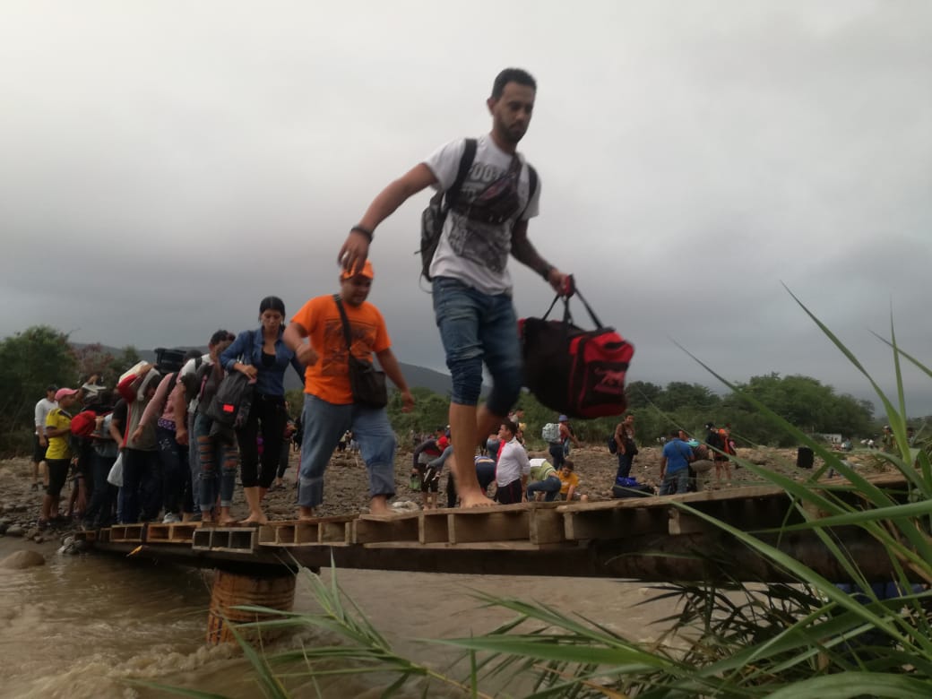 Venezolanos en las trochas de la zona de frontera