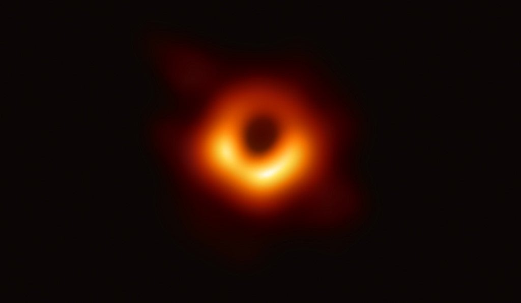 Primera imagen del agujero negro