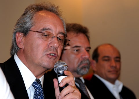 Roberto Kriete, (al frente), nuevo presidente de la Junta Directiva de Avianca