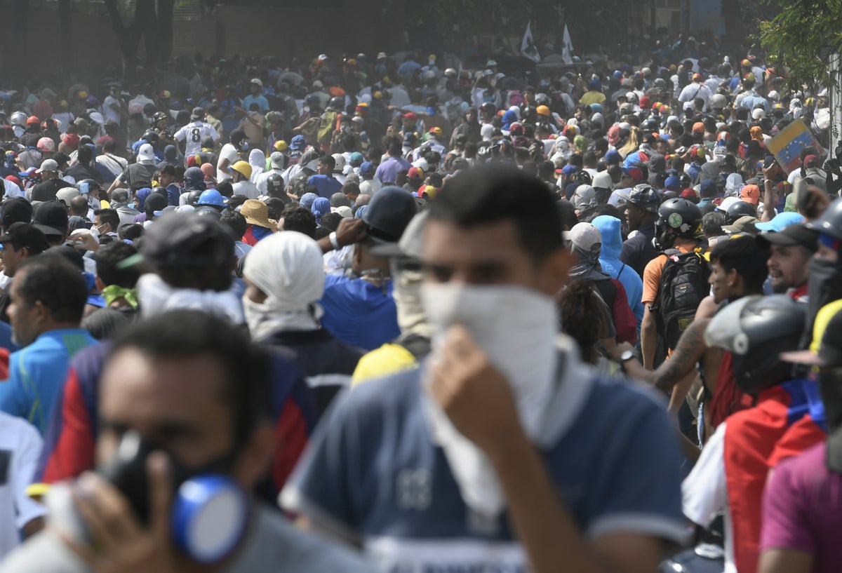 Opositores al régimen de Nicolás Maduro concentrados en Caracas