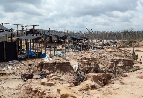 Deforestación en Madre de Dios, Perú, por la minería ilegal