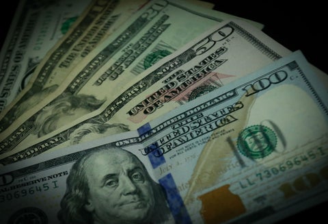 Dolares
