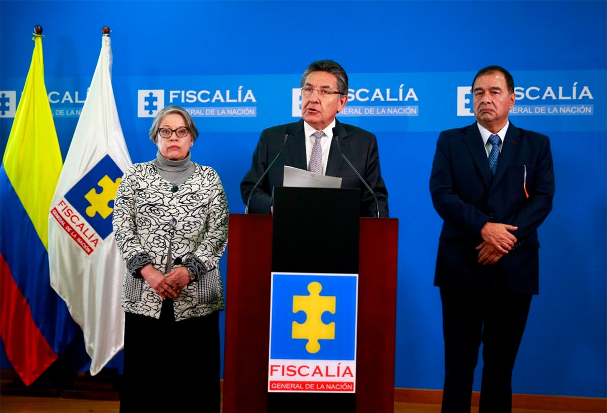 María Paulina Riveros, vicefiscal general de la Nación; Néstor Humberto Martínez, fiscal general de la Nación; y Fabio Espitia, fiscal jefe de la Unidad Delegada ante la Corte Suprema