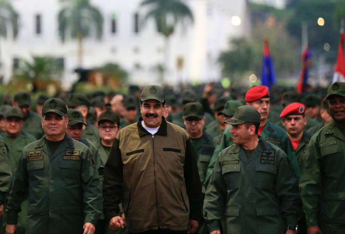 Nicolás Maduro con sus Fuerzas Militares en Caracas