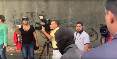 Arrestan a periodistas en Caracas