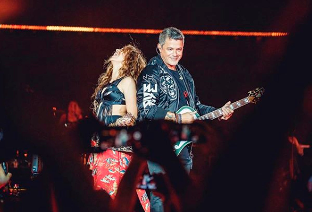 El artista invitó a la colombiana a compartir el escenario y a cantar el reconocido tema.