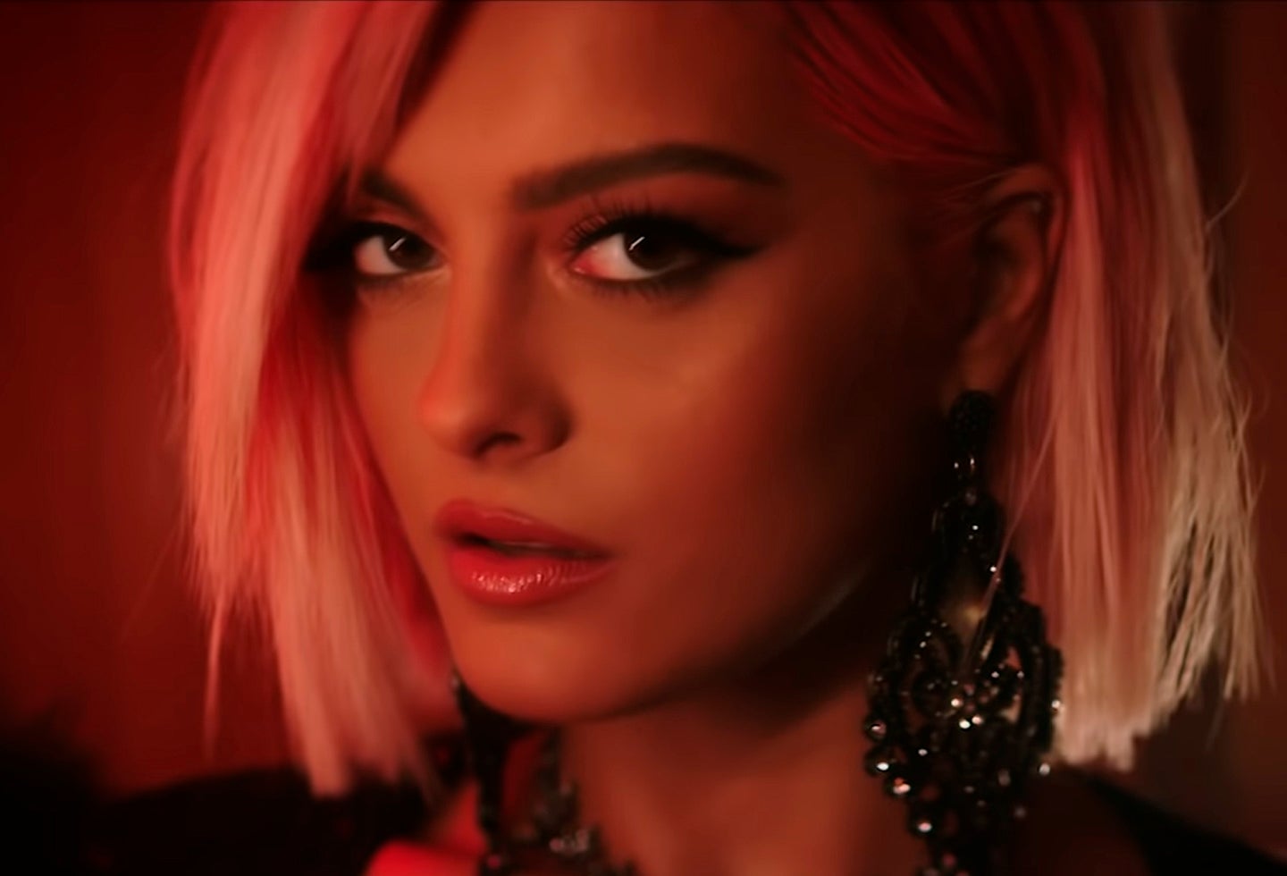 The Chainsmokers y Bebe Rexha juntos en 'Call You Mine' La FM