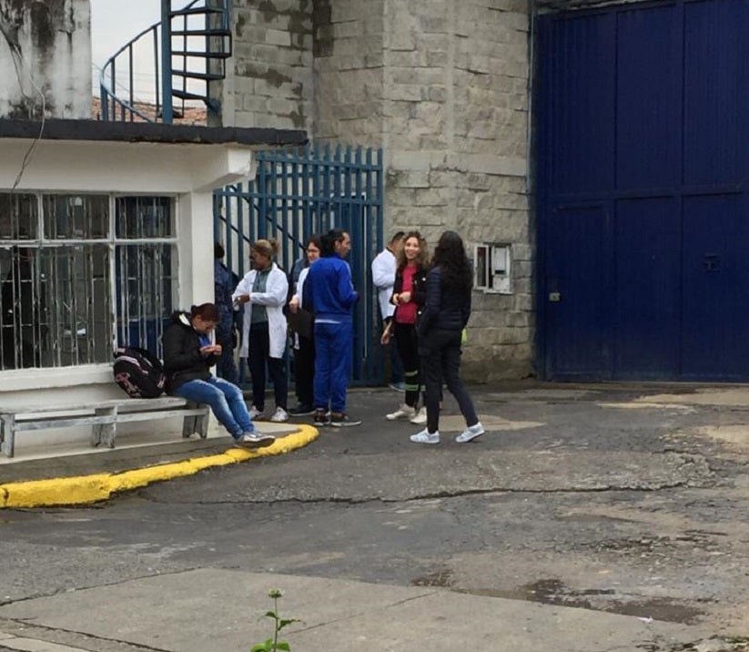 Restringen las visitas