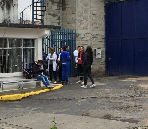Restringen las visitas