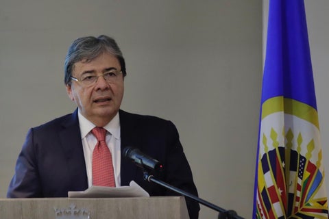 Carlos Holmes Trujillo.
