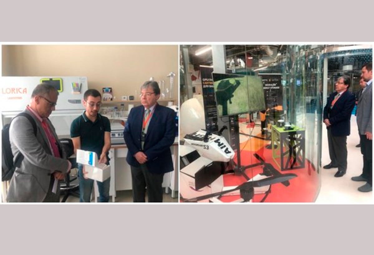 El canciller Carlos Holmes visitando el Centro de Innovación Skólkovo, en Moscú (Rusia)