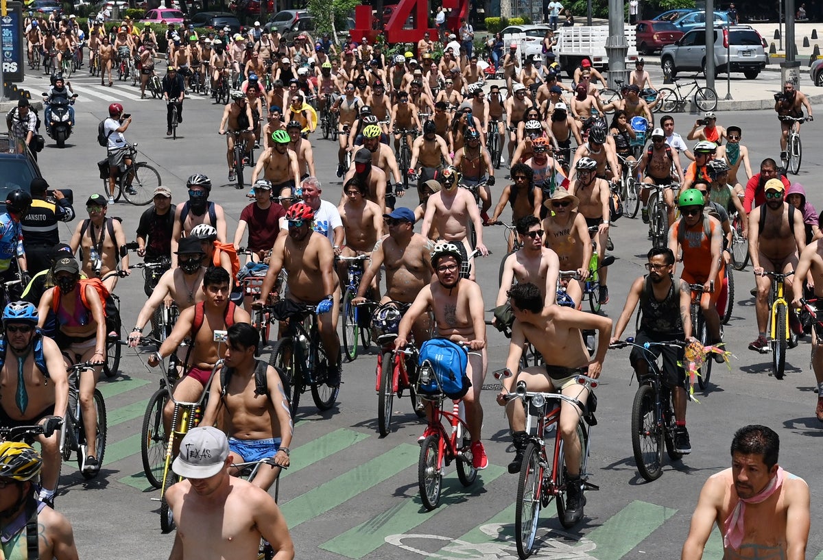 Ciclistas desnudos