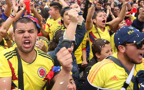 Colombianos celebrando
