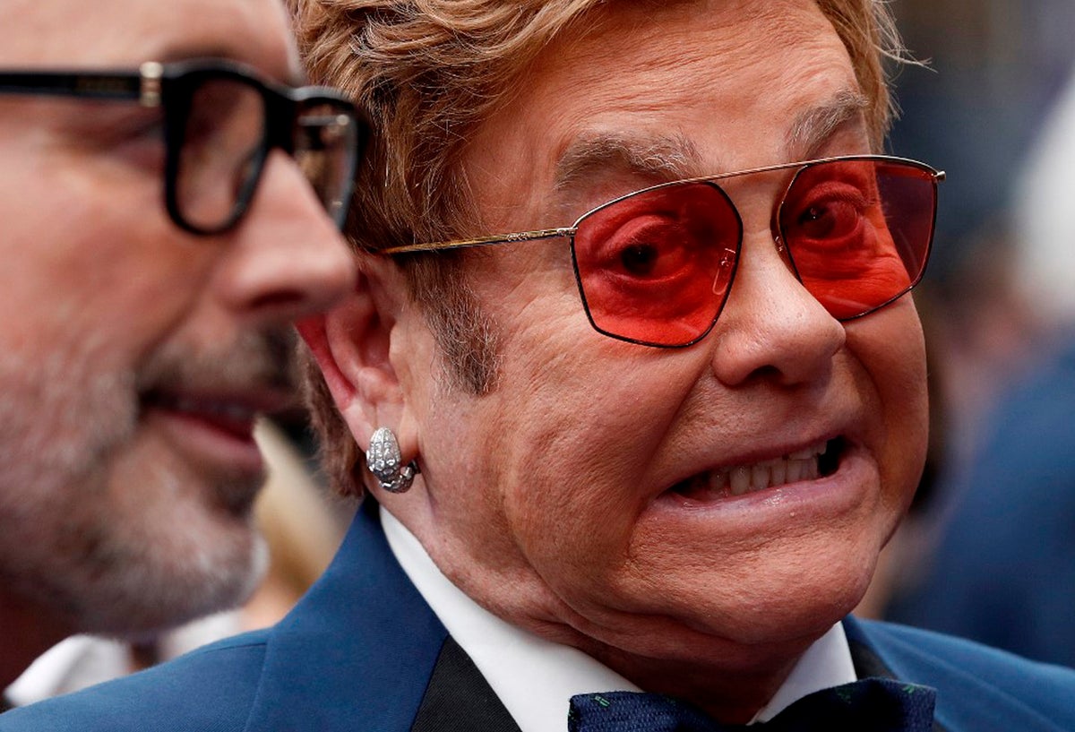 El cantante mostró su incomodidad ante la decisión que tomó Rusia por el filme inspirado en su vida.