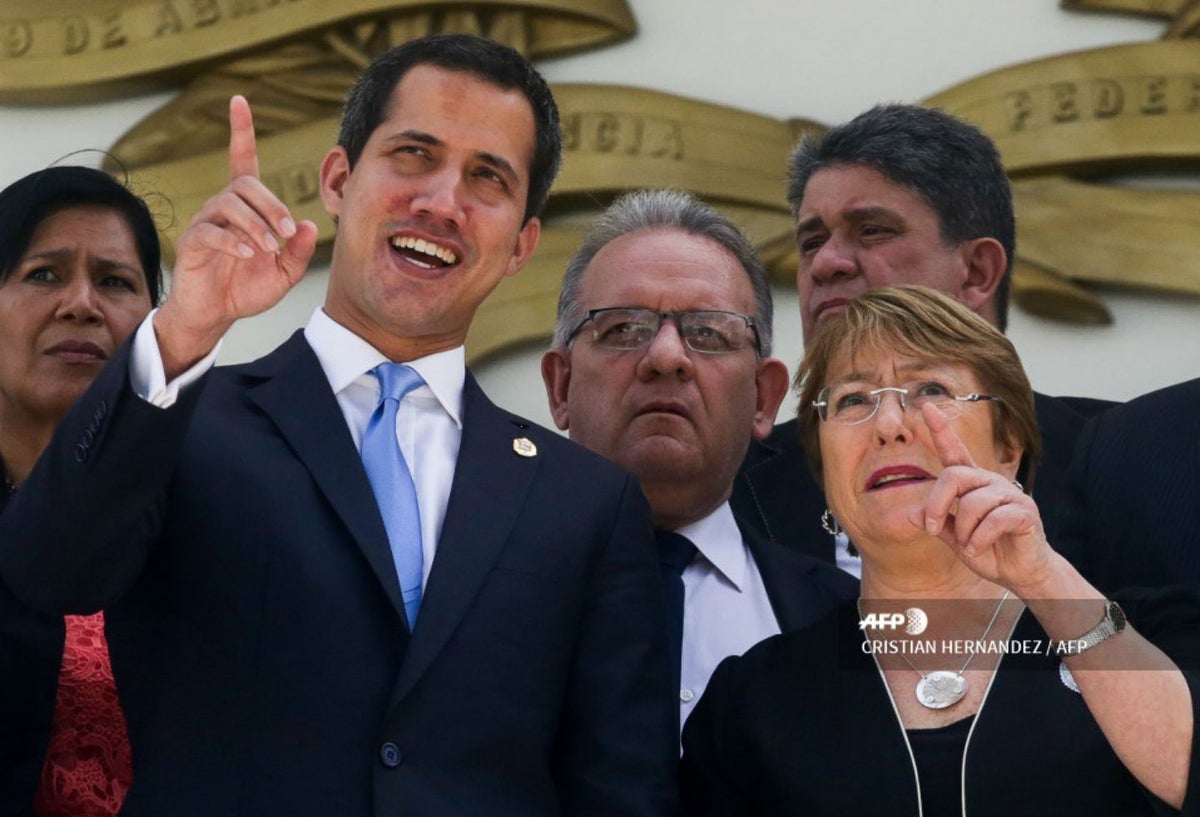 Juan Guaidó y Michelle Bachelet