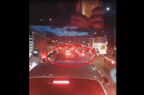 Hurto en el sena de la carrera 30